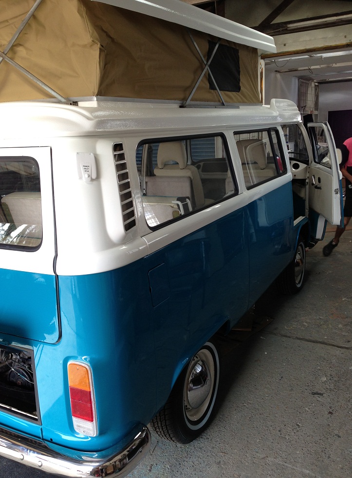 VW KOMBI - 72 Lowlight Side