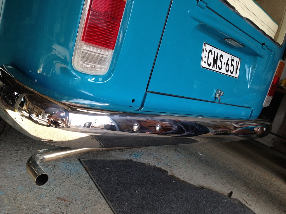 VW KOMBI - 72 Lowlight BackSide