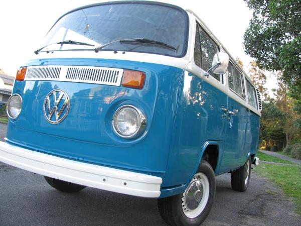 1974 VW Kombi respyaed and rebuilt